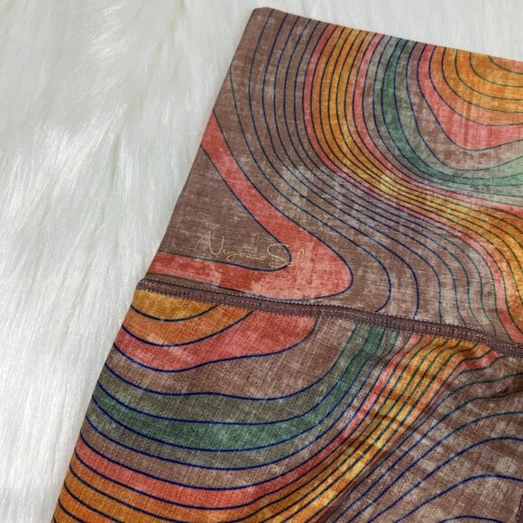 Bundle Of 2‎ Niyama Sol Women's Size XS Beachcomber Endless Cropped Leggings - Picture 14 of 16